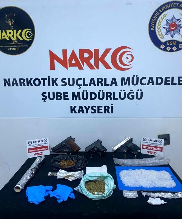 Uyuşturucu taciri 2 şahıs operasyonla yakalandı