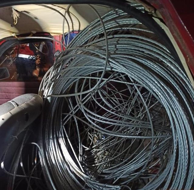 Kayseri’de kablo hırsızlığı iddiasıyla 2 zanlı yakalandı