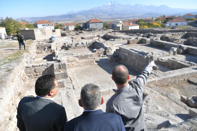 Kayseri’deki Geç Roma-Erken Bizans dönemine ait mozaikli yapıda çalışmalar sürüyor