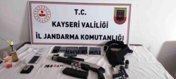 Türkiye’ye kaçak yollardan giren PKK’lı jandarmadan kaçamadı