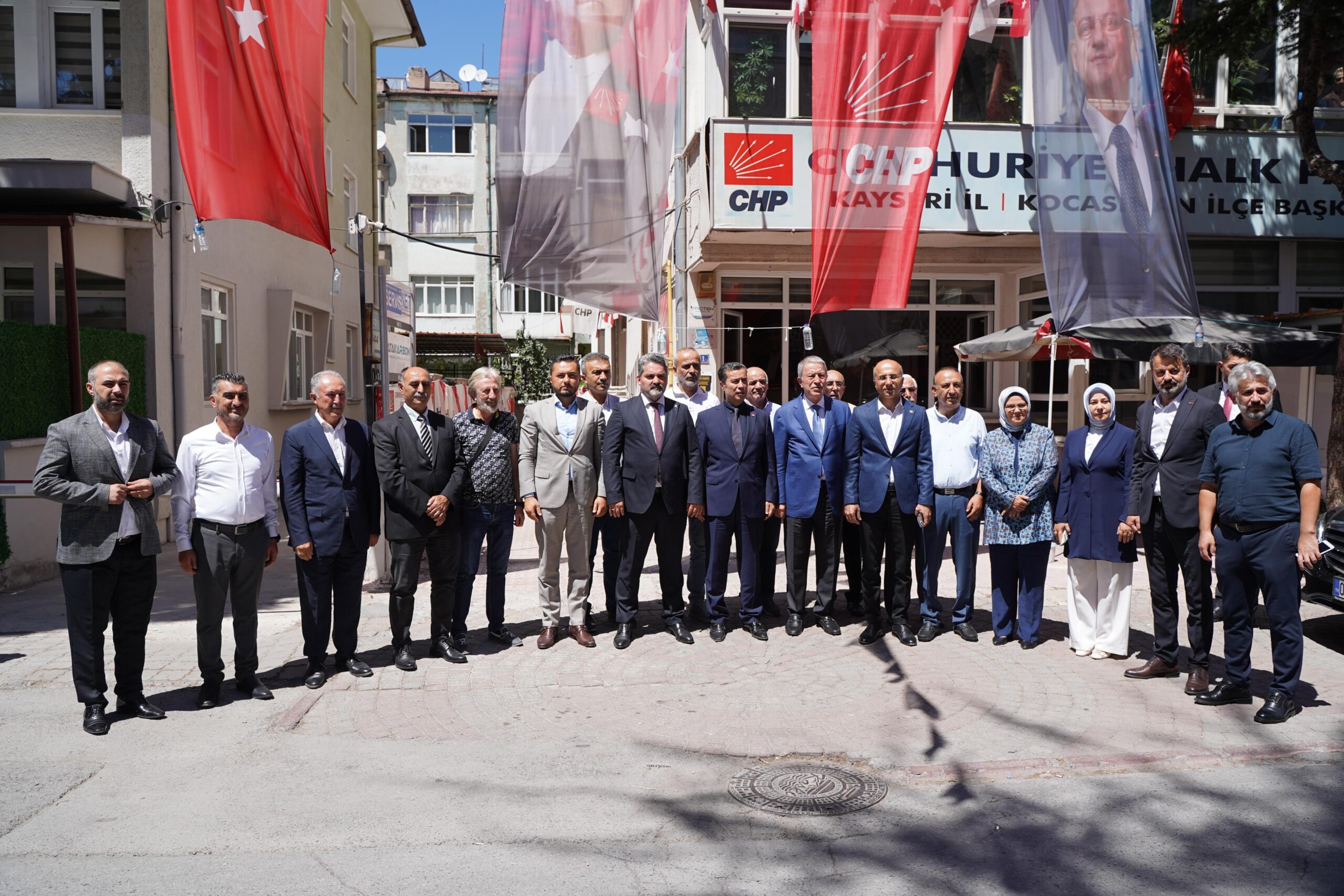 AK Parti Heyeti Kayseri’de Siyasi Partileri Ziyaret Etti