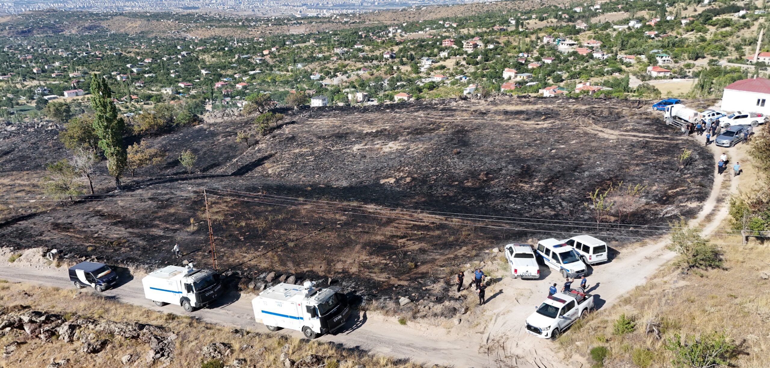 Kayseri’de Anız Yangını Ormanlık Alana Sıçramadan Söndürüldü