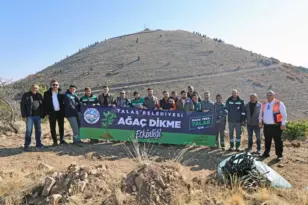 Ali Dağı’nın zirvesi yeni fidanlarla yeşillendi