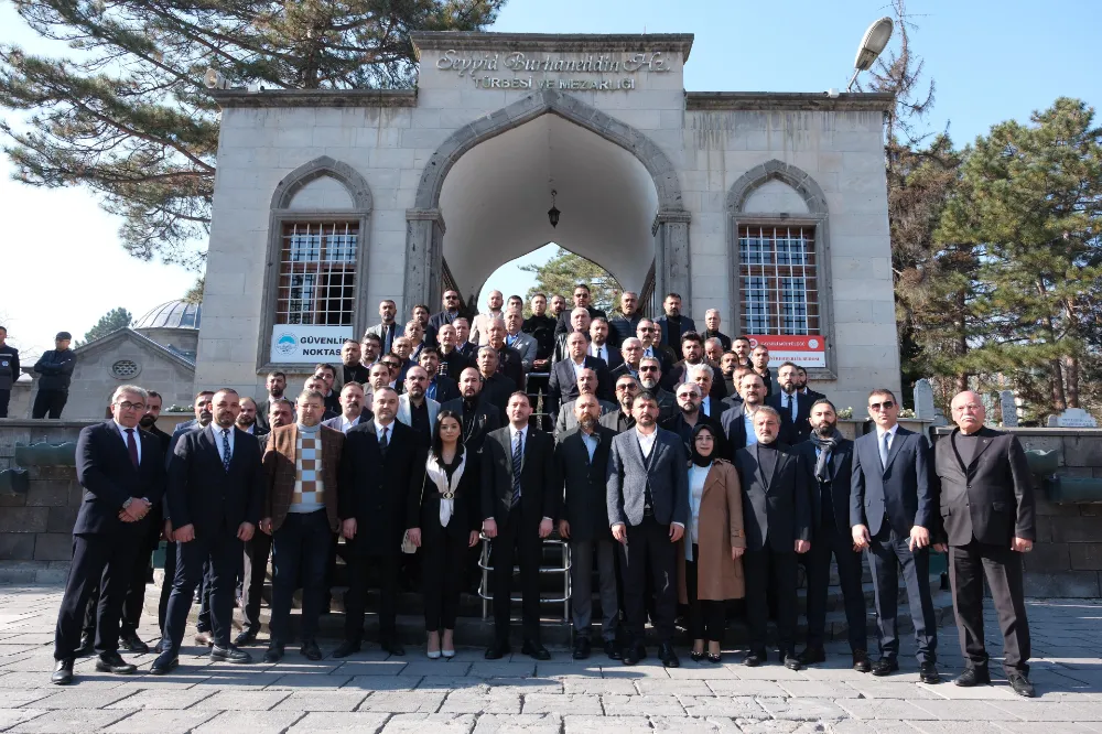 MHP’nin yeni yönetiminden türbe ziyareti