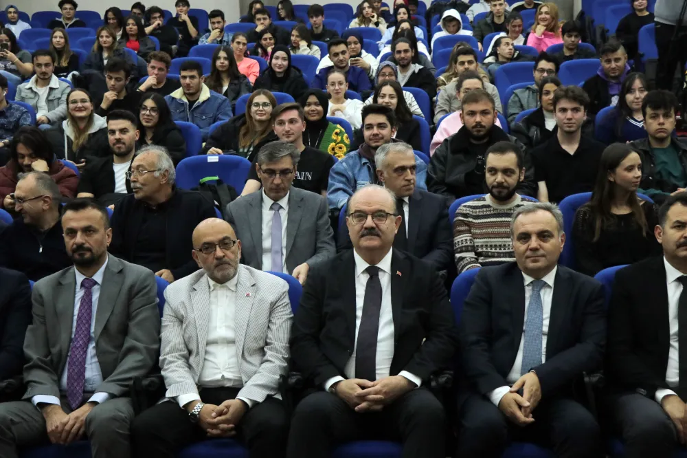 Kültür ve Turizm Bakan Yardımcısı Çam, Kayseri’de öğrencilerle buluştu