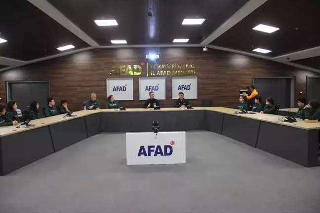 Kabataş Erkek Lisesi Öğrencilerine AFAD’tan Afet Farkındalık Eğitimi